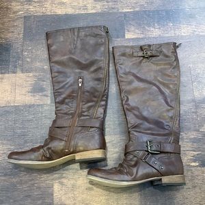 Carlos Santanas Boots size 8